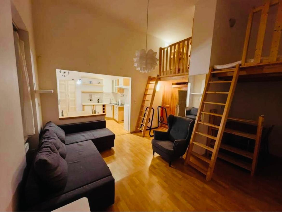 Downtown Apartment Bianca Братислава Екстериор снимка
